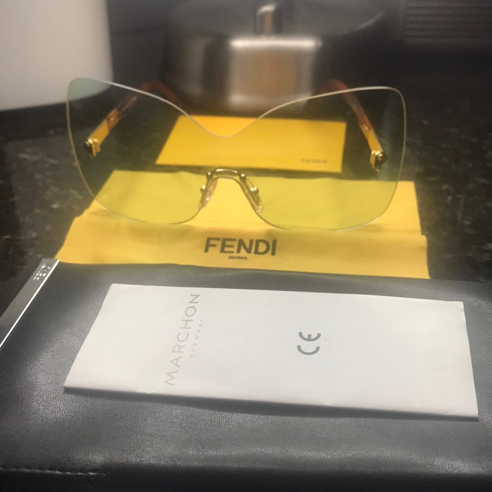 Fendi sunglasses🇮🇹Final price🇮🇹